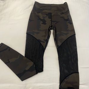 COPY - Carbone Camo Leggings with Mesh